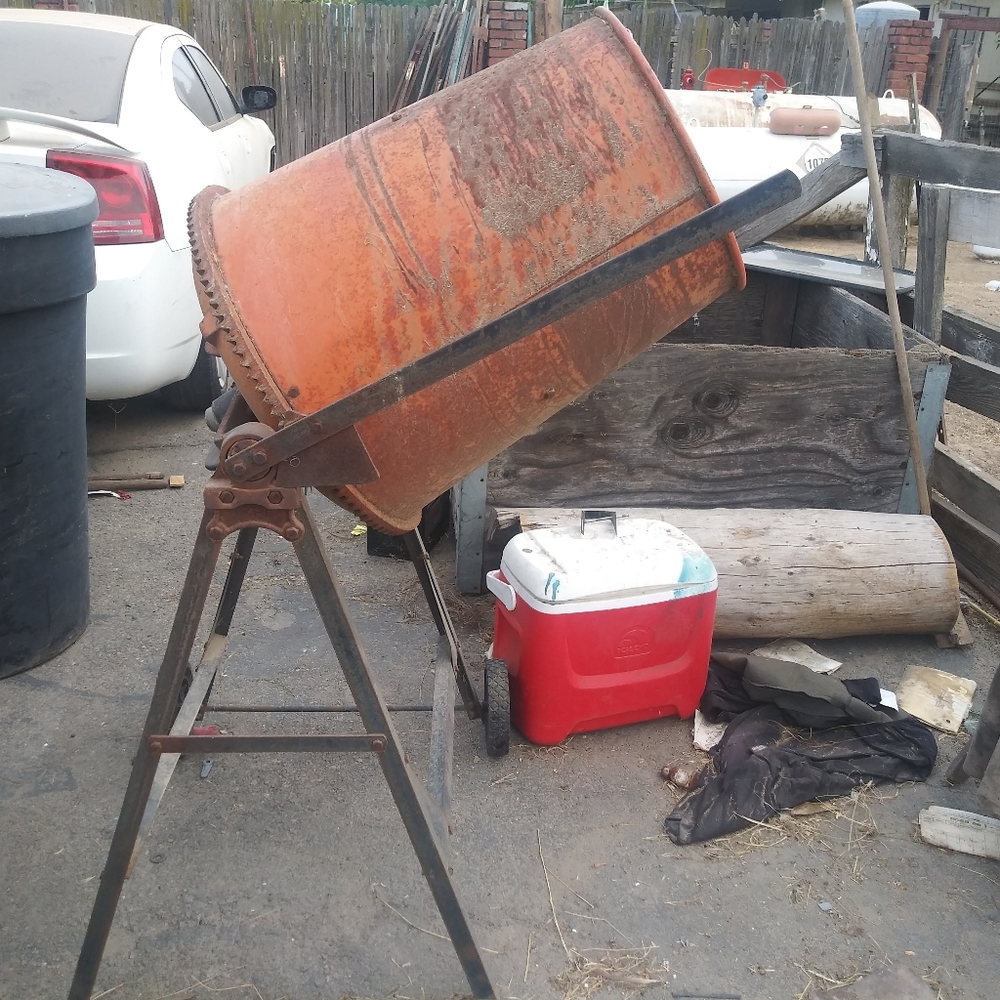 Selling almost everything ....moving - Picture 7 of 8